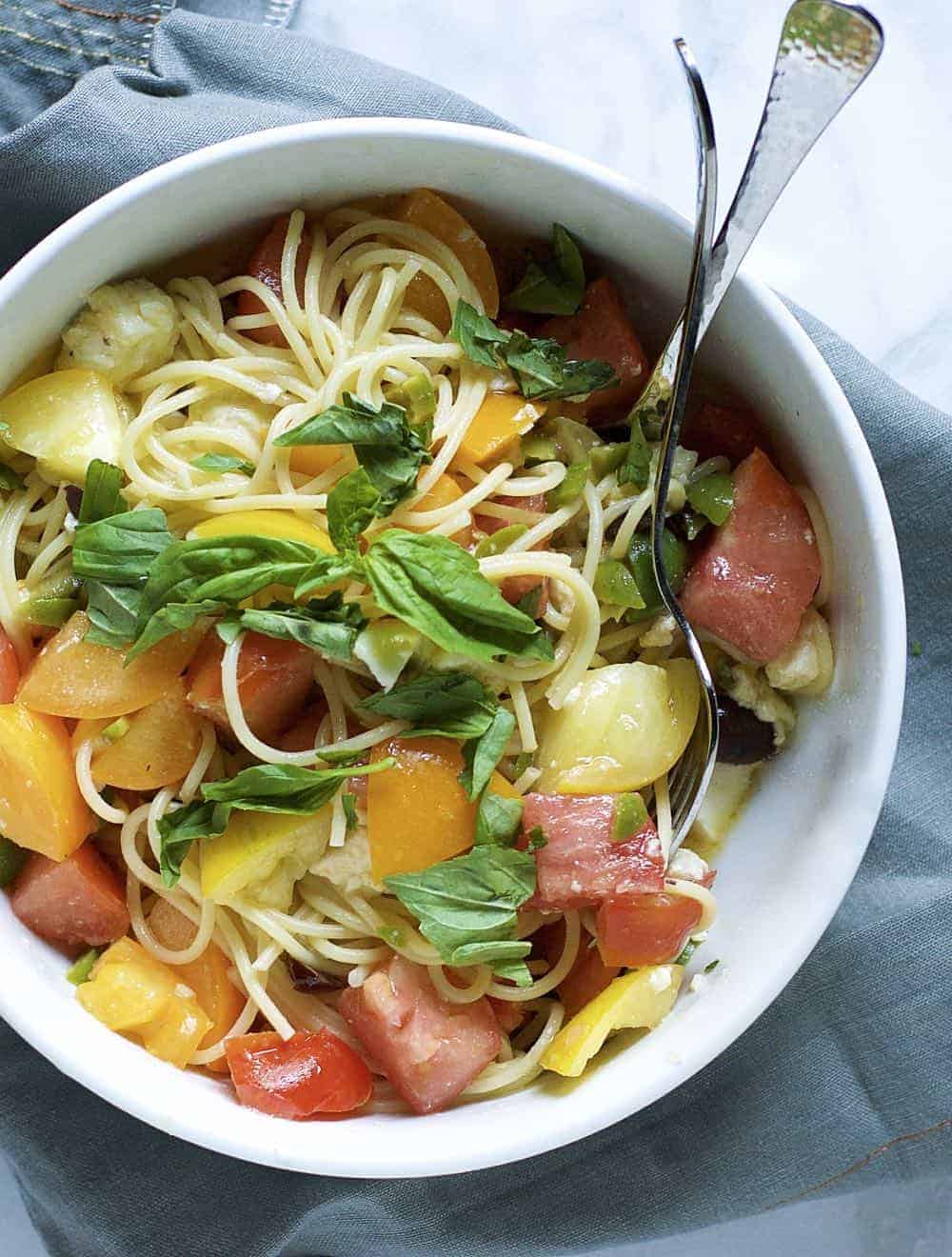 Summer Raw Pasta Sauce with Spaghetti Pinch and Swirl