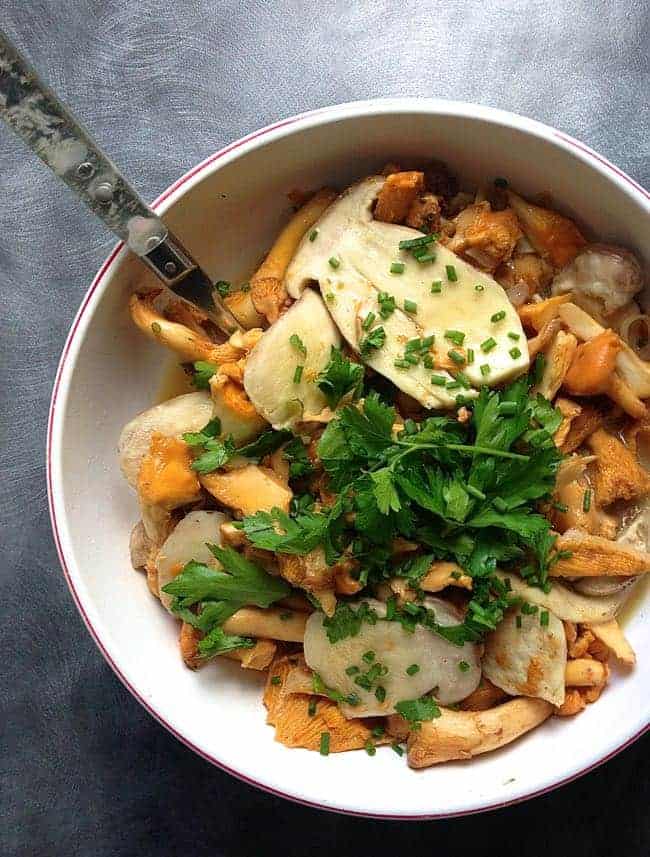 Garlic Butter Mushrooms With Chives And Parsley Pinch And Swirl