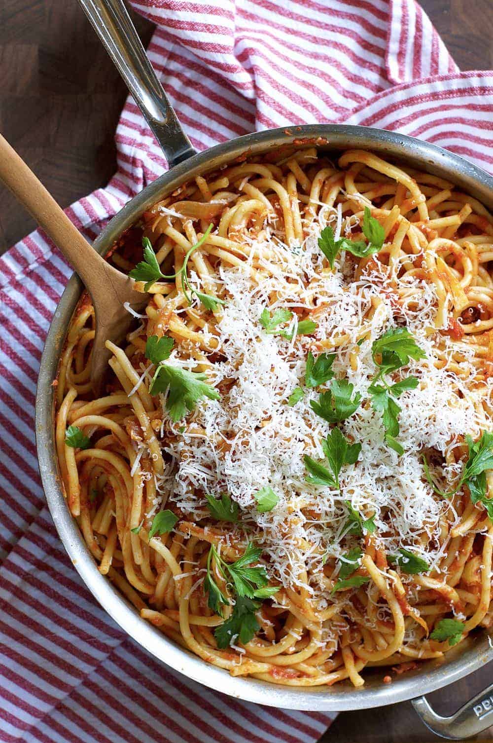 Easy Bucatini all'Amatriciana - Pinch and Swirl