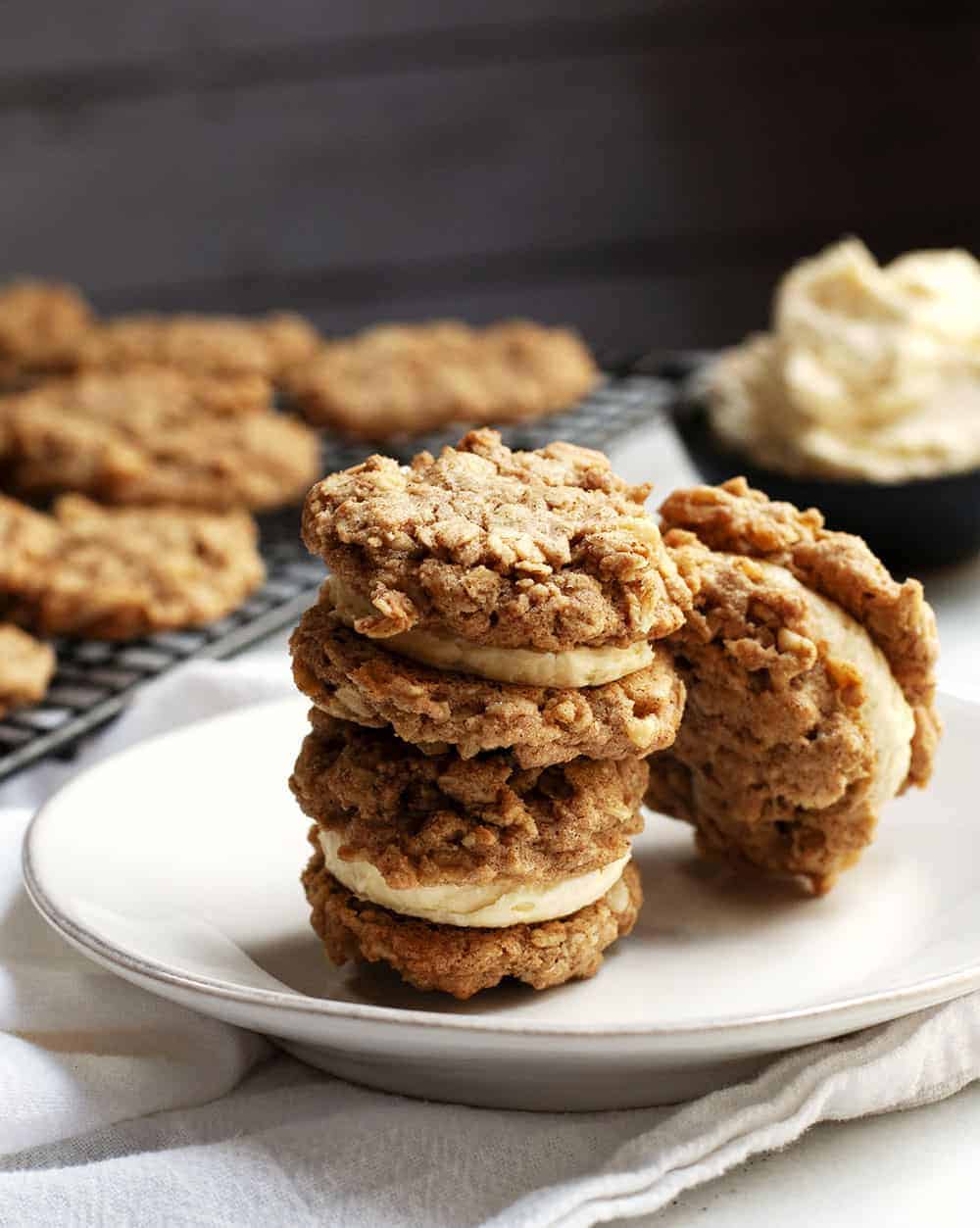 Oatmeal Sandwich Cookies with Vanilla Buttercream Pinch and Swirl