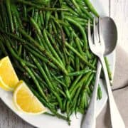 Grilled Green Beans with Lemon Wedges featured