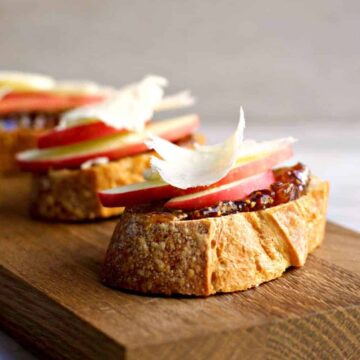 Apple Crostini with Fig Jam and Pecorino featured