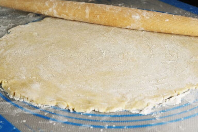 Lard Pie Crust (Ultra flaky and flavorful!) Pinch and Swirl