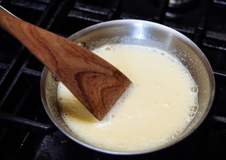 Turkey Gravy without Drippings (3 ingredients!) Pinch and Swirl