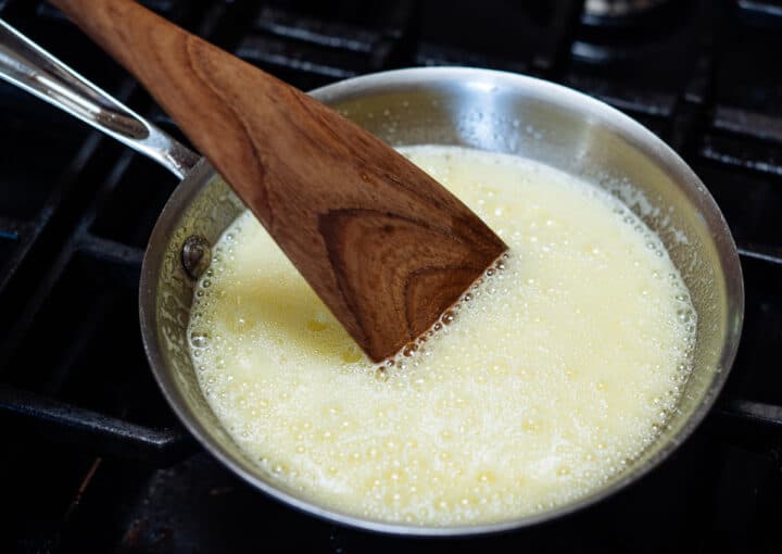 Turkey Gravy without Drippings (3 ingredients!) Pinch and Swirl