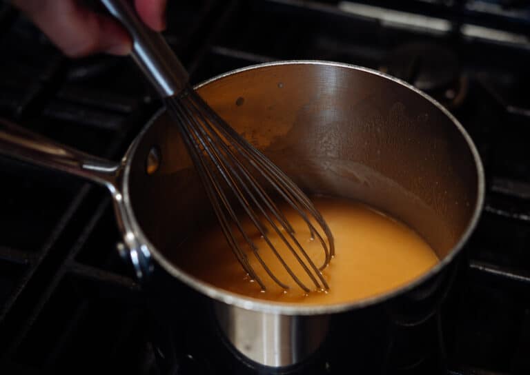 Turkey Gravy without Drippings (3 ingredients!) Pinch and Swirl