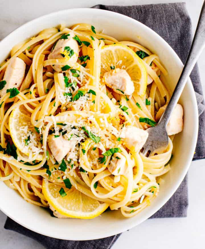 Lemon Garlic Chicken Pasta (30 minute meal!) Pinch and Swirl